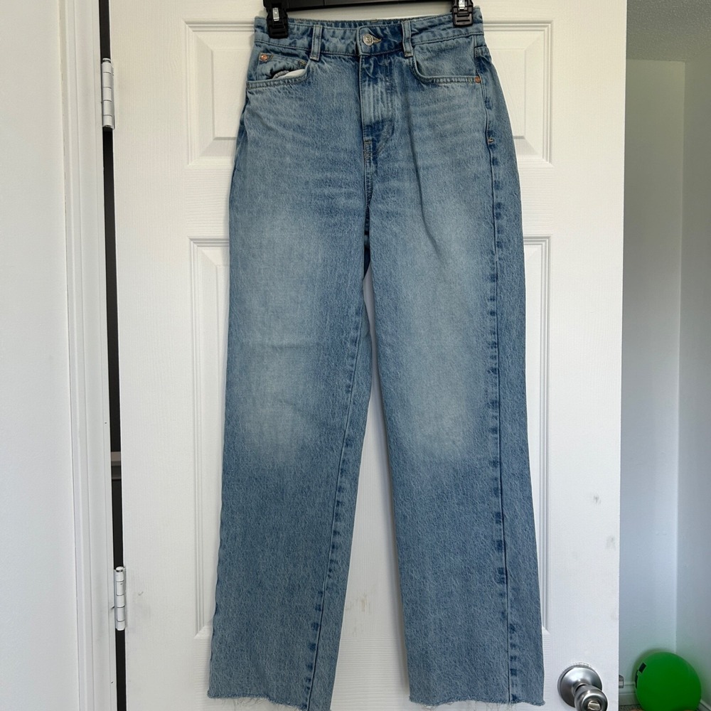 Zara Light Wash Blue Straight Leg High-Waisted Denim Women's Jeans Size 2